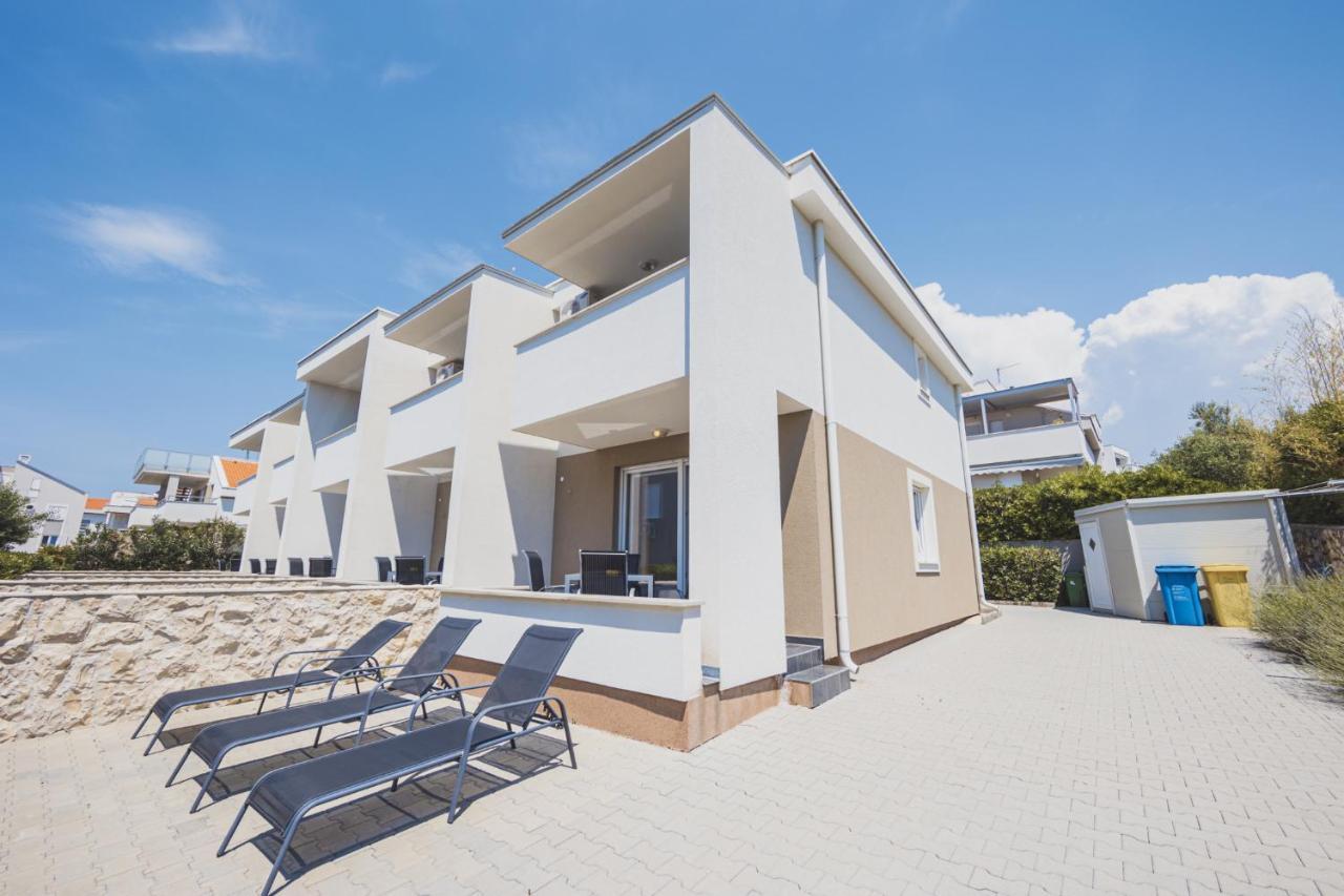 Apartments Lemon Новаля Екстер'єр фото